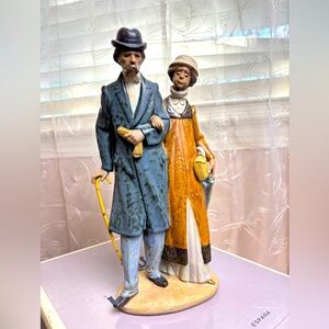 Lladro Twilight Years Porcelain Figure “Sosegado Paseo” in Spanish